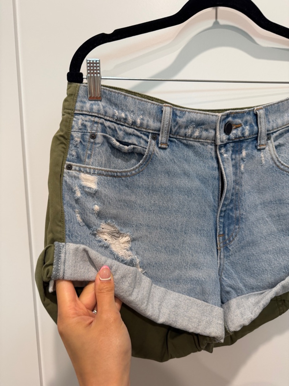 Alexander Wang Denim and Olive Utility Roll-Cuff Women’s Shorts - Picture 4 of 4